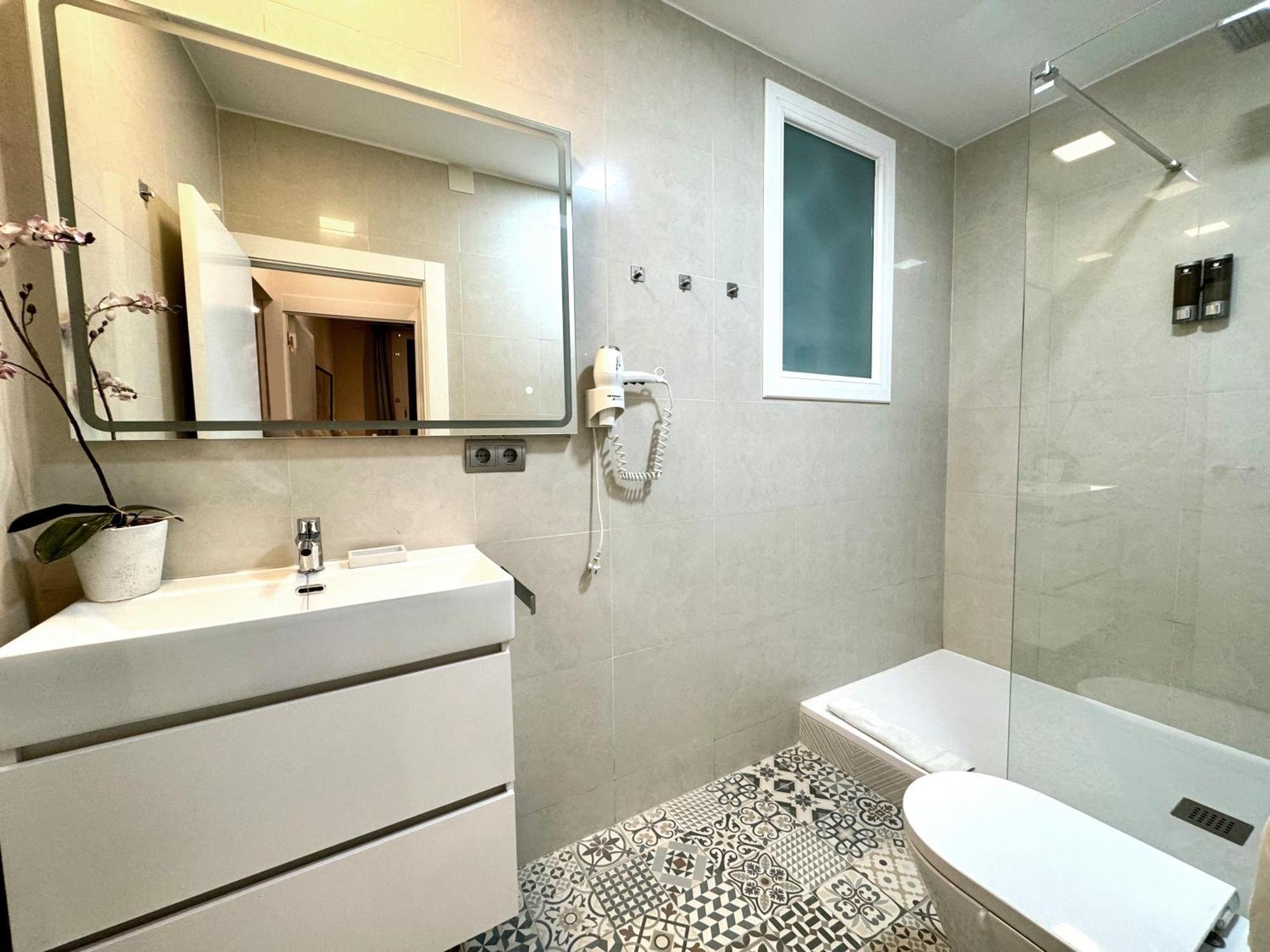 Apartament Colon Bcn 130 Mts 3 Dormitorios Port Vell Barcelona Bagian luar foto